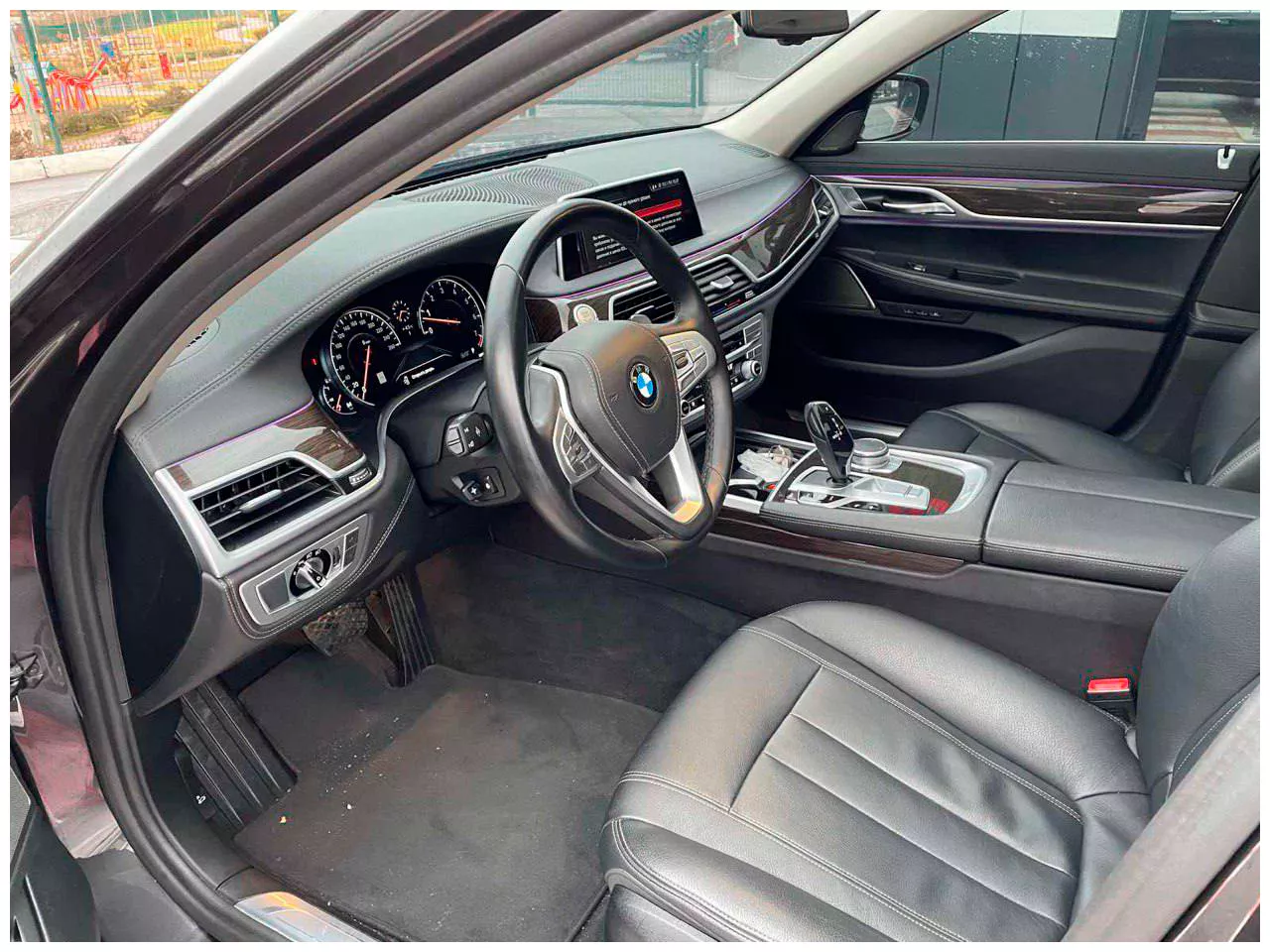 BMW 740i Фото 5