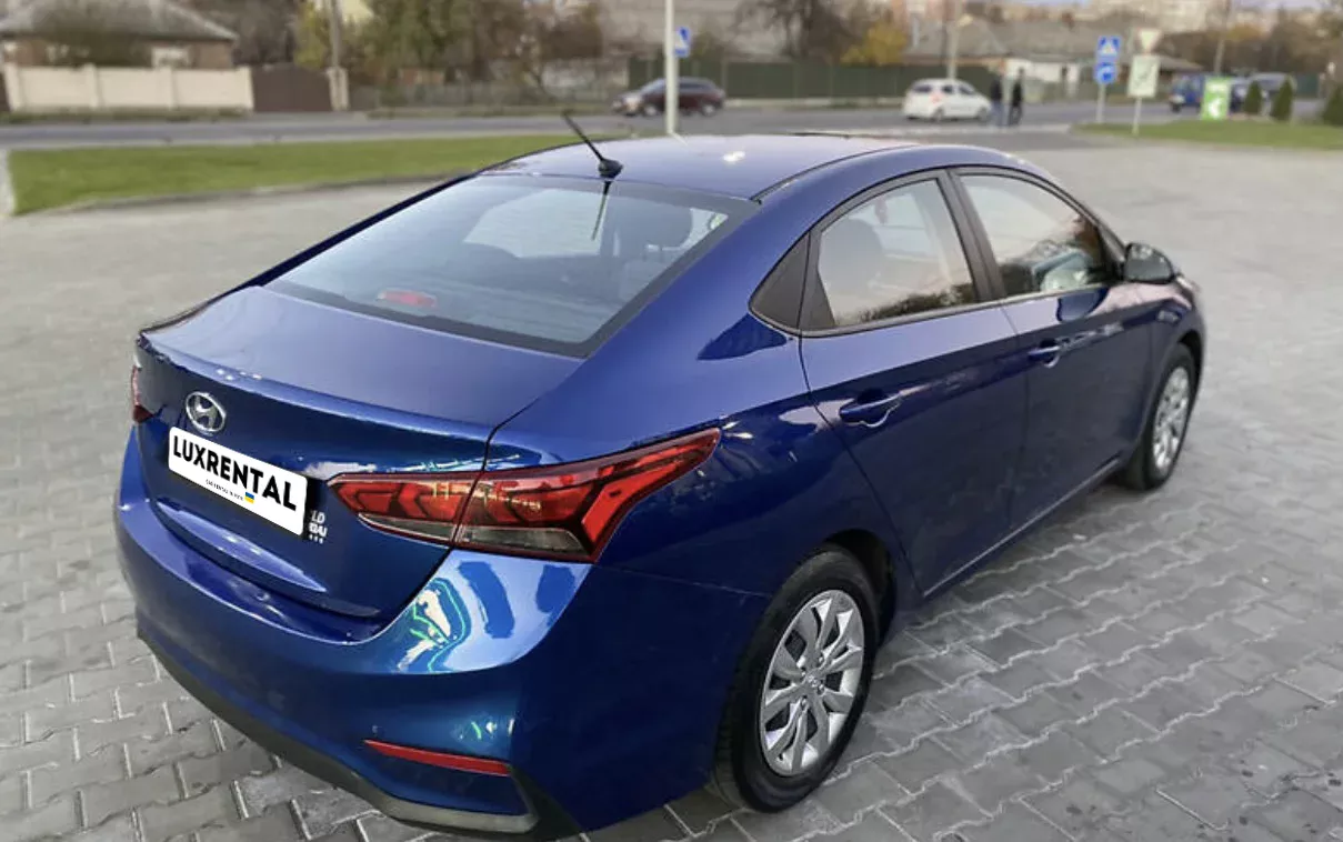 Hyundai Accent Photo 3