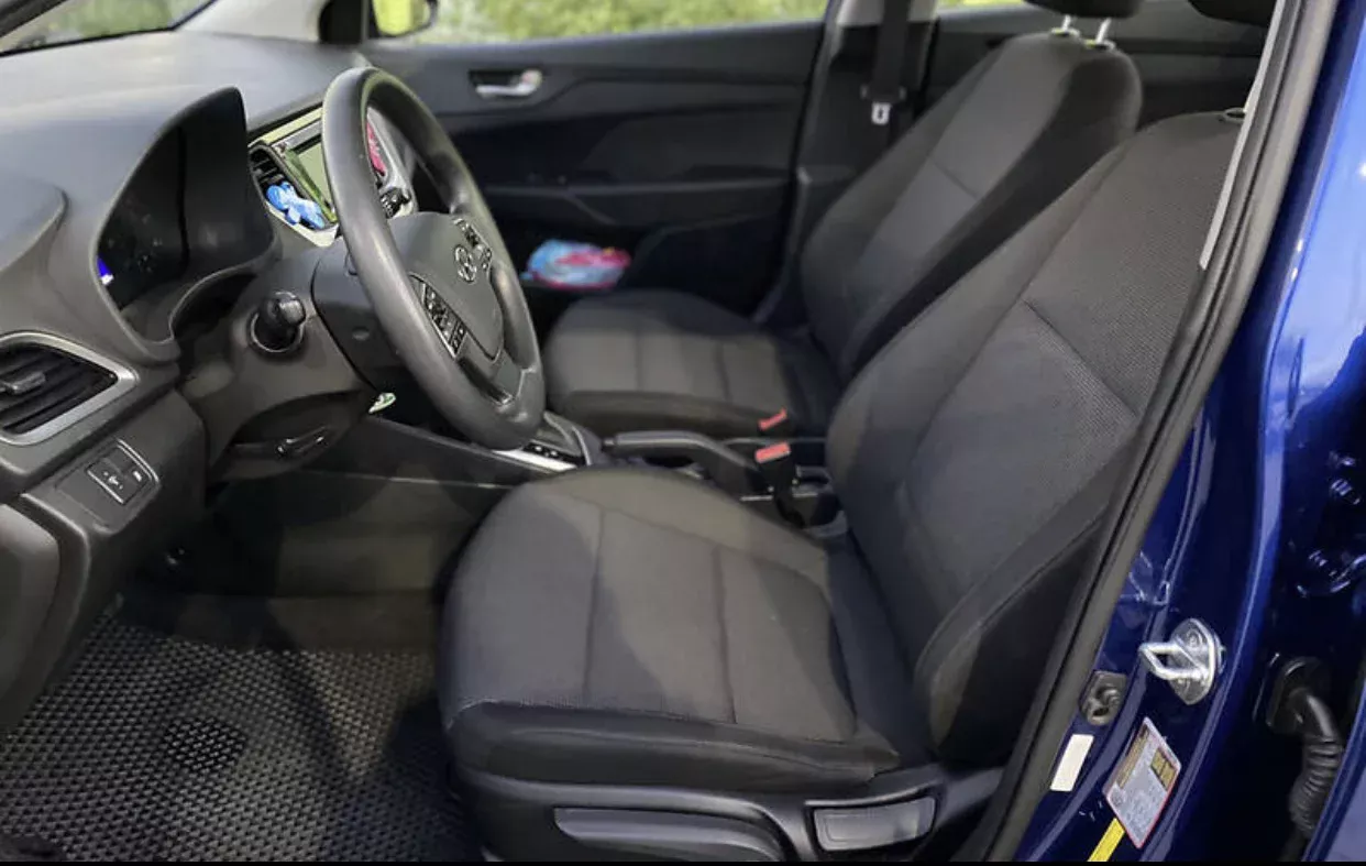 Hyundai Accent Photo 5