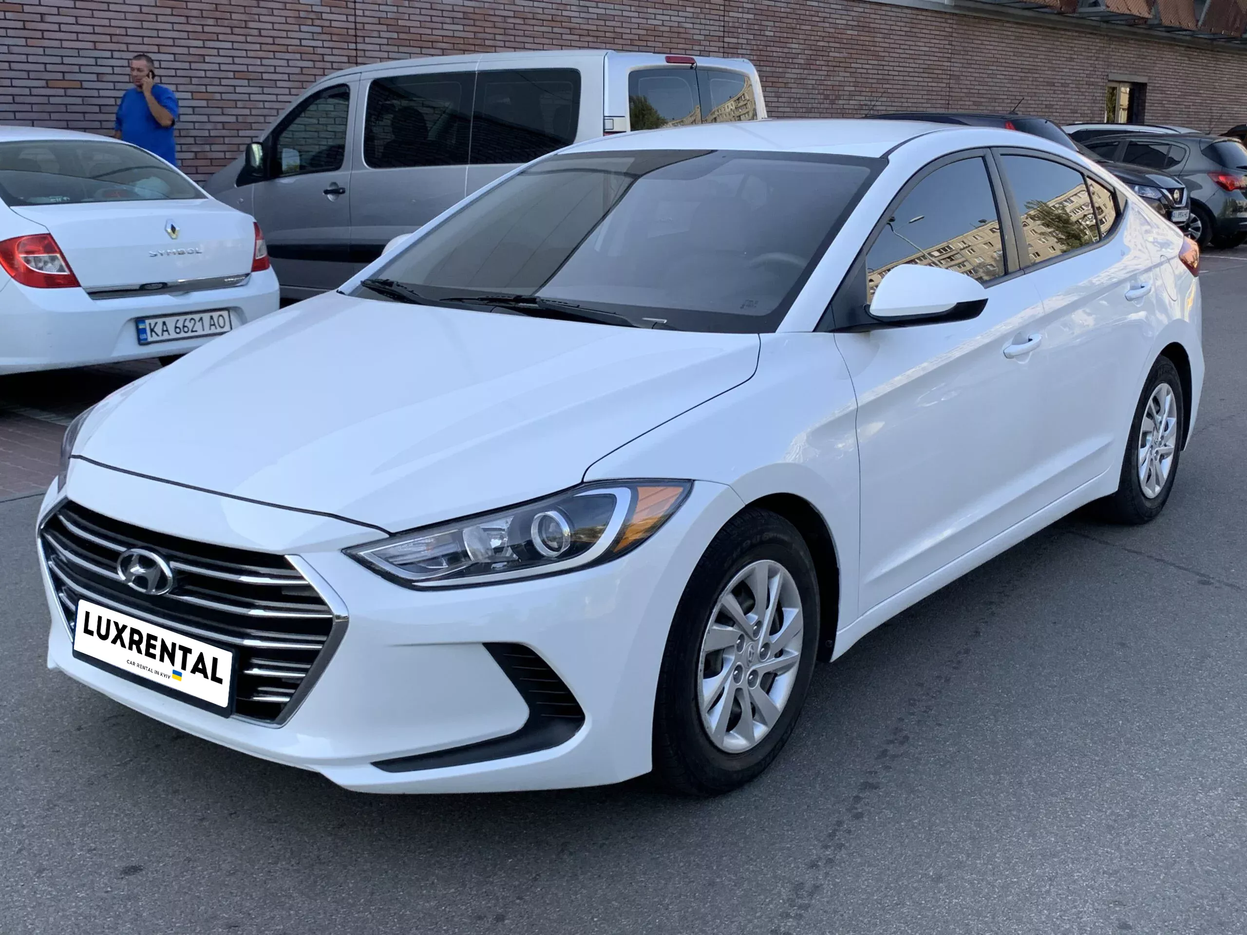 Hyundai Elantra Фото 2