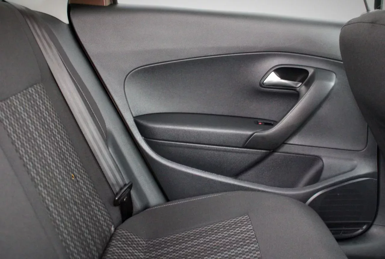 Volkswagen Polo Sedan Фото 3