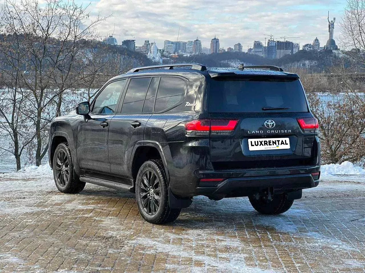 Toyota Land Cruiser 300