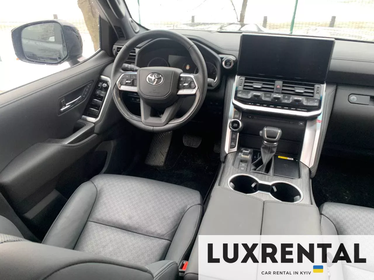 Toyota Land Cruiser 300 Photo 5