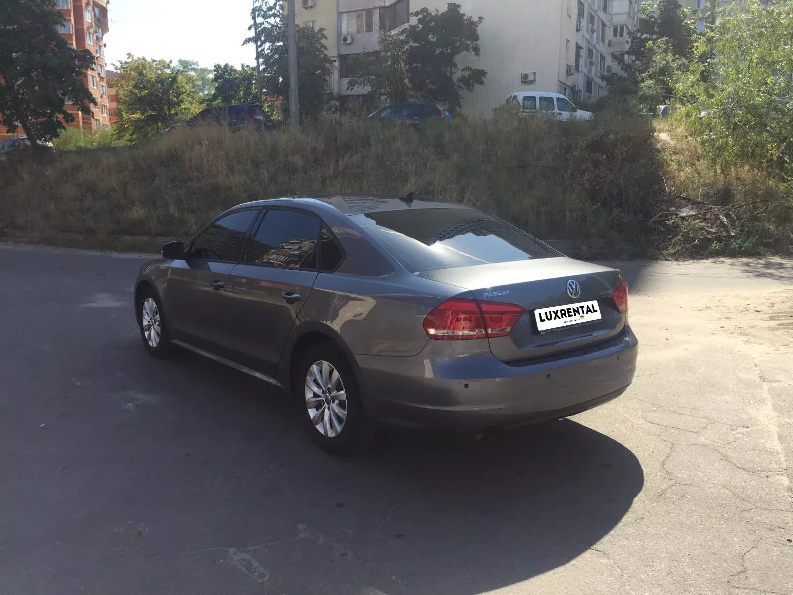 Volkswagen Passat B7 Photo 3