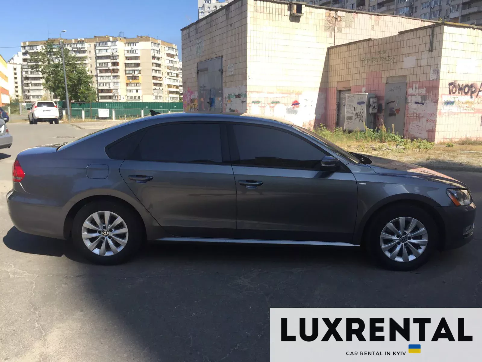 Volkswagen Passat B7 Photo 2