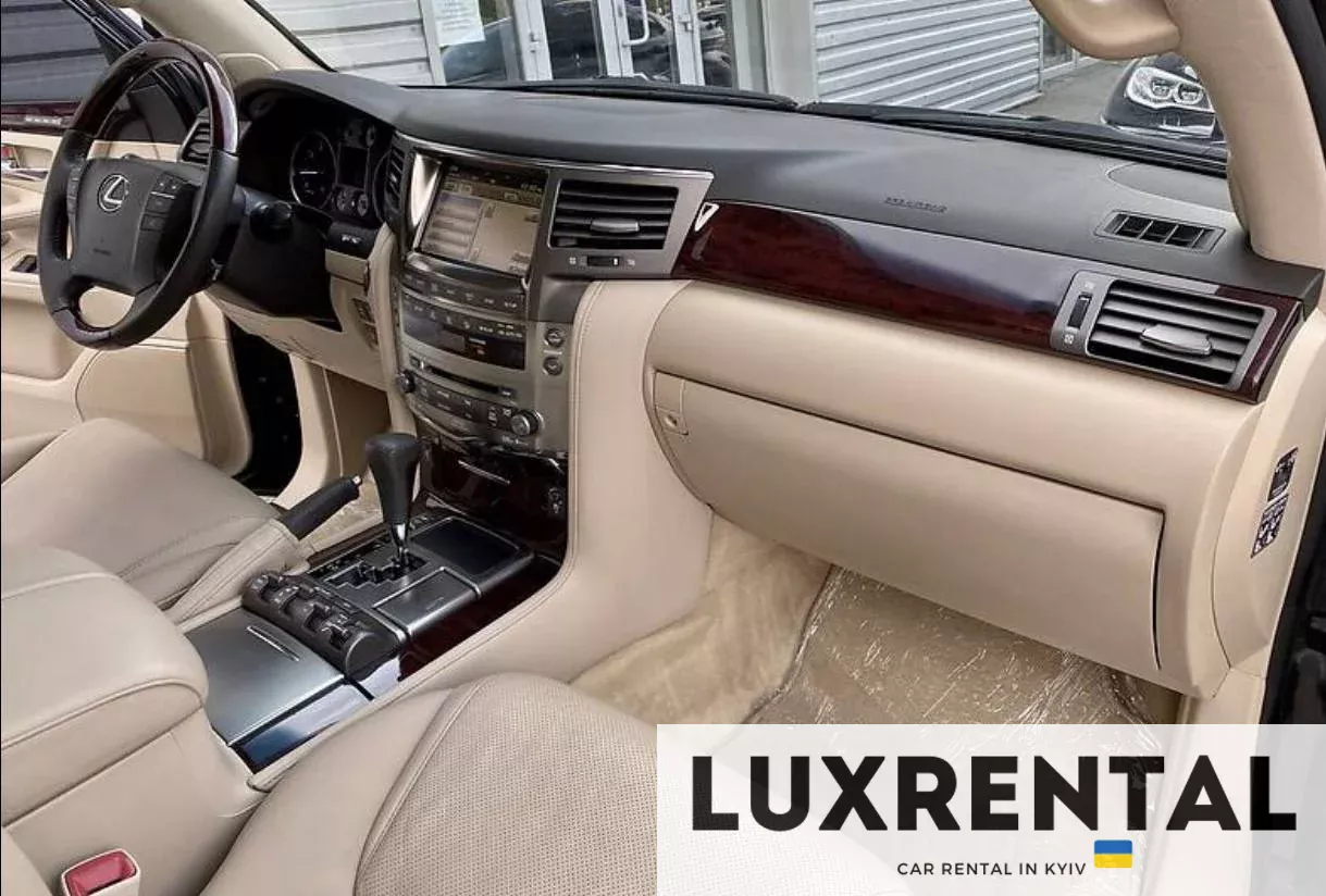 Lexus LX570 Фото 3