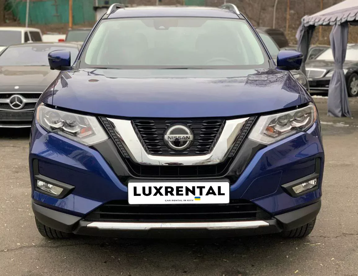 Nissan Rogue Photo 2