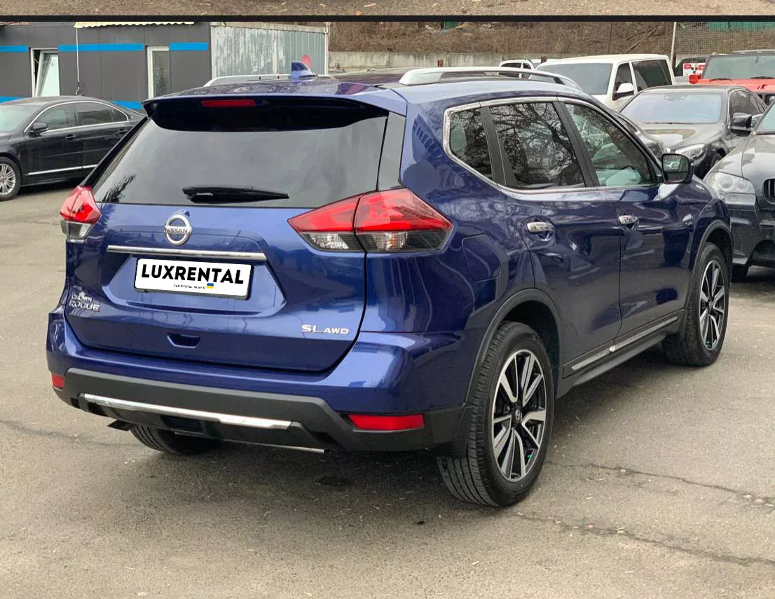 Nissan Rogue Photo 3