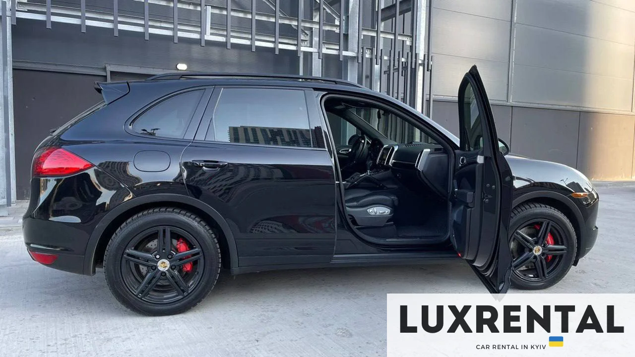 Porsche Cayenne Photo 2