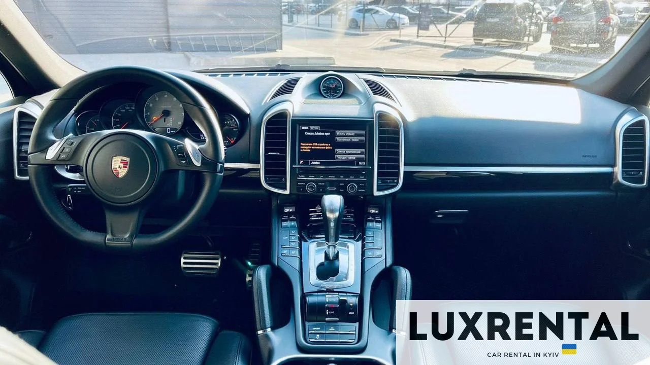 Porsche Cayenne Photo 4
