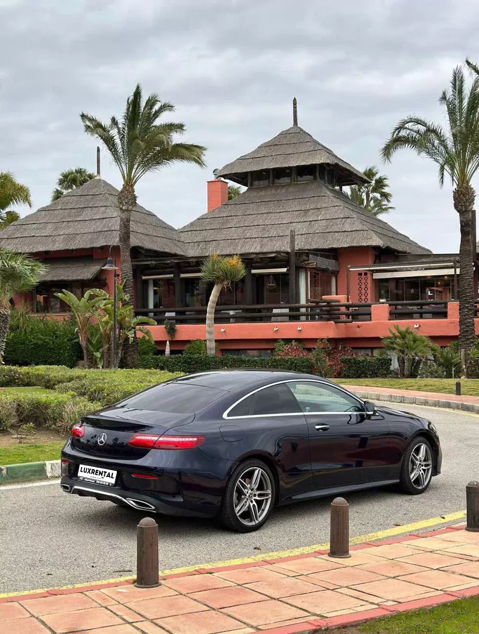 Mercedes Benz E220 Coupe Фото 3