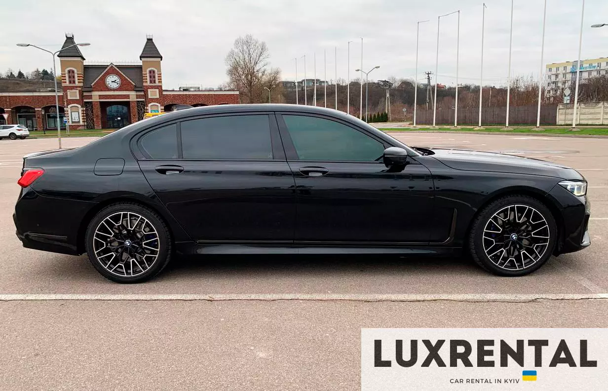 BMW 750 Li (Long) Фото 3