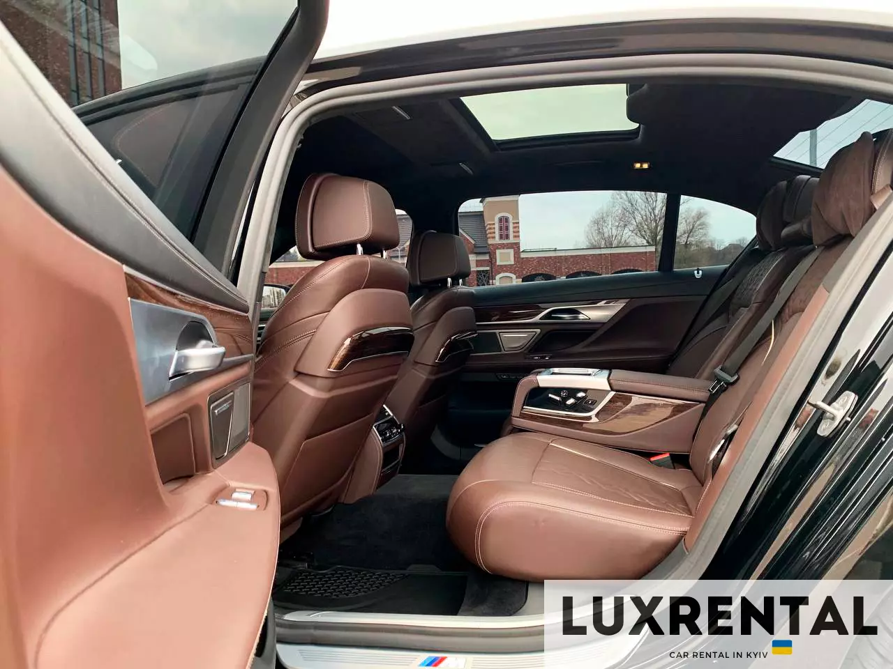 BMW 750 Li (Long) Фото 6