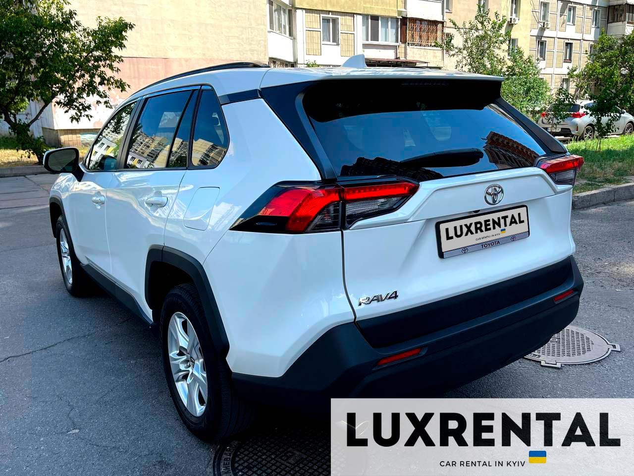 Toyota RAV-4 Фото 3